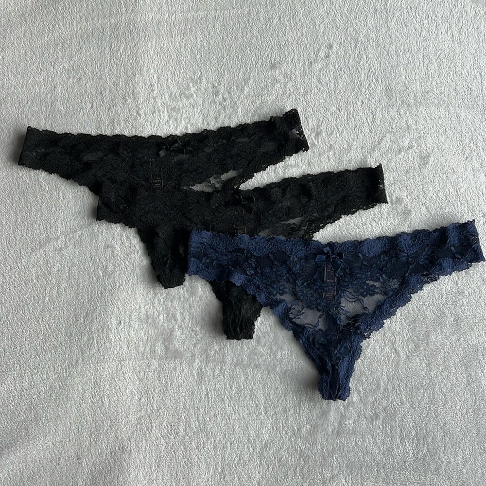 Victoria’s Secret Black & Navy Thong Panties (set of 3) Size M